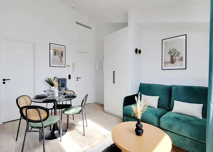 Intimate Apartment - 1Br 4P - Place De La Nation