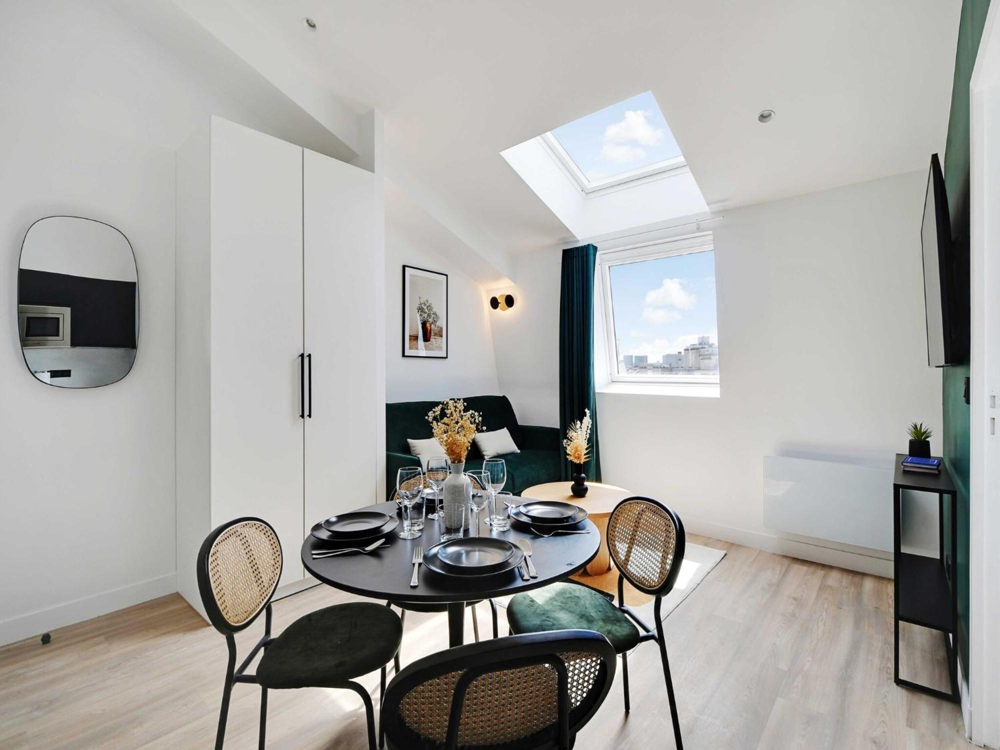 Intimate - 1br 4p - Place De La Nation